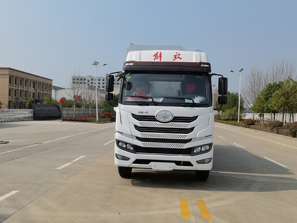 DLQ5312ZSLXND6C解放前四后六饲料车